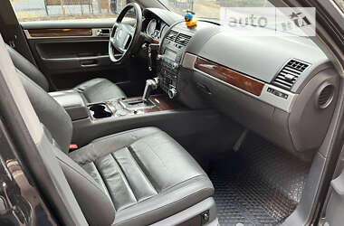 Внедорожник / Кроссовер Volkswagen Touareg 2010 в Киеве