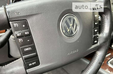 Внедорожник / Кроссовер Volkswagen Touareg 2010 в Киеве