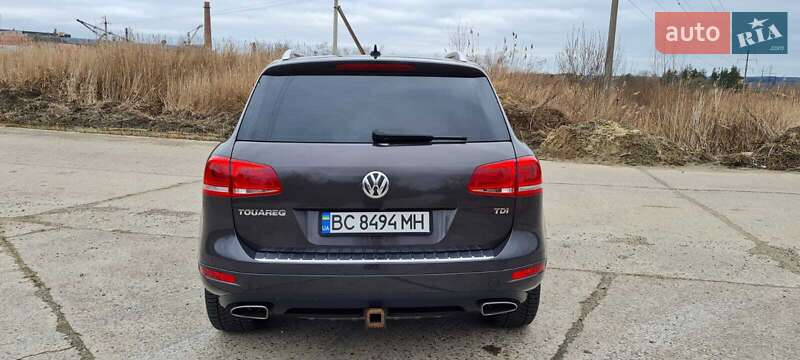 Внедорожник / Кроссовер Volkswagen Touareg 2012 в Львове