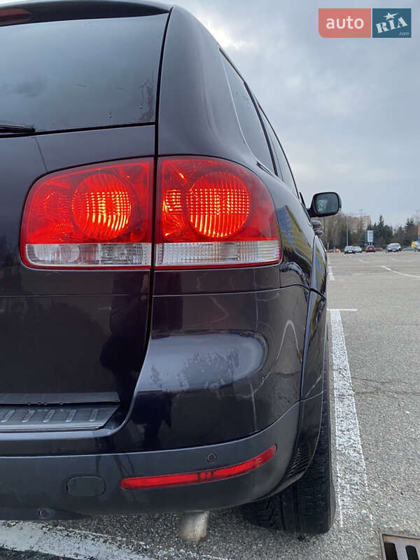 Внедорожник / Кроссовер Volkswagen Touareg 2005 в Самборе