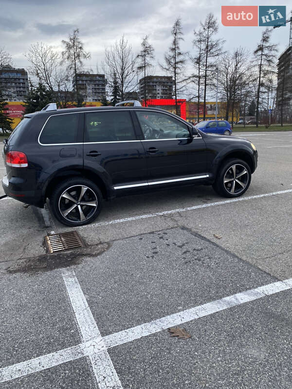 Внедорожник / Кроссовер Volkswagen Touareg 2005 в Самборе