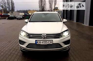 Позашляховик / Кросовер Volkswagen Touareg 2016 в Києві