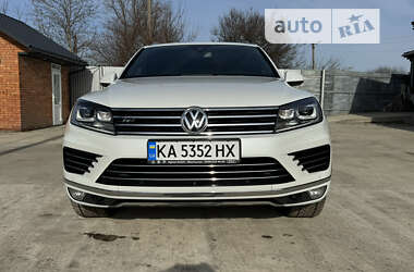 Внедорожник / Кроссовер Volkswagen Touareg 2016 в Гадяче