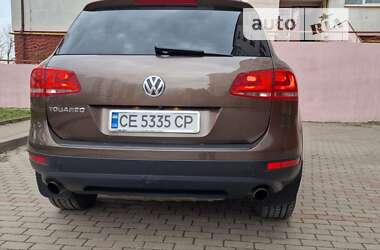 Внедорожник / Кроссовер Volkswagen Touareg 2011 в Черновцах