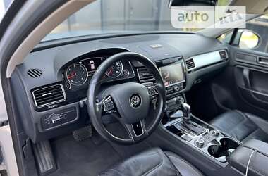 Внедорожник / Кроссовер Volkswagen Touareg 2014 в Луцке