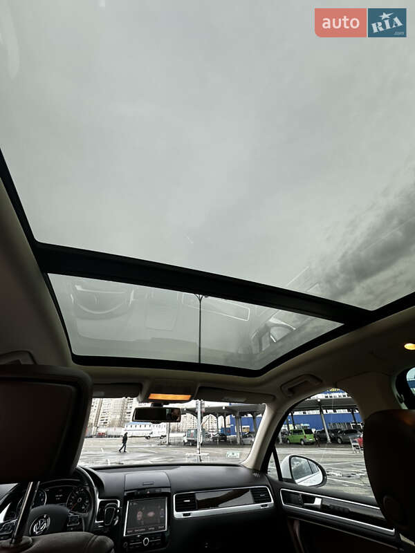 Внедорожник / Кроссовер Volkswagen Touareg 2012 в Киеве фото 15 Внедорожник / Кроссовер Volkswagen Touareg 2012 в Киеве