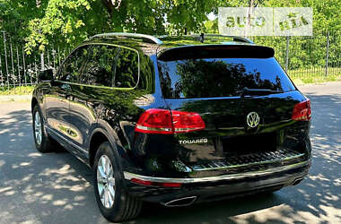 Внедорожник / Кроссовер Volkswagen Touareg 2014 в Львове