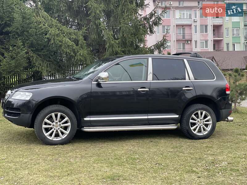 Внедорожник / Кроссовер Volkswagen Touareg 2004 в Луцке