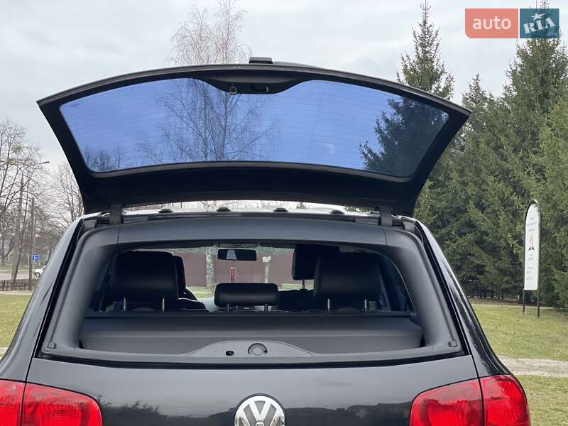 Внедорожник / Кроссовер Volkswagen Touareg 2004 в Луцке
