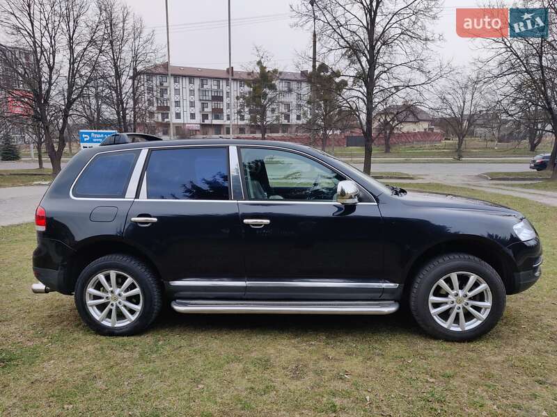 Внедорожник / Кроссовер Volkswagen Touareg 2004 в Луцке