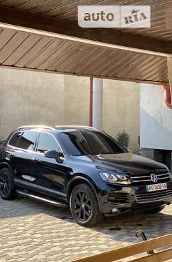 Внедорожник / Кроссовер Volkswagen Touareg 2014 в Мукачево