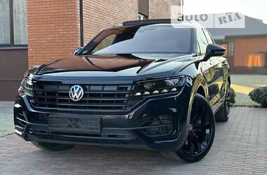 Позашляховик / Кросовер Volkswagen Touareg 2019 в Києві