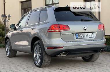 Позашляховик / Кросовер Volkswagen Touareg 2016 в Стрию