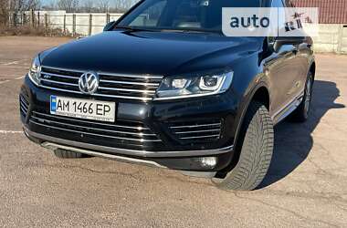 Внедорожник / Кроссовер Volkswagen Touareg 2015 в Житомире