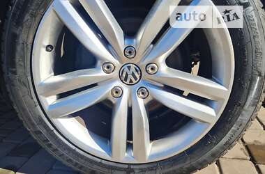 Внедорожник / Кроссовер Volkswagen Touareg 2015 в Кривом Роге