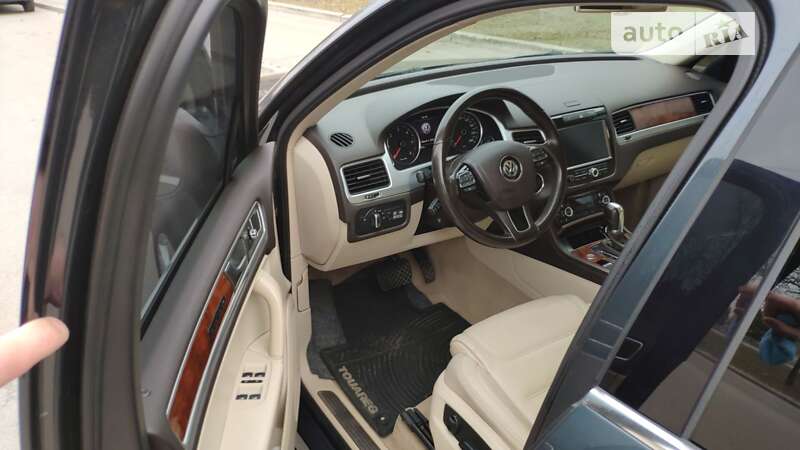 Внедорожник / Кроссовер Volkswagen Touareg 2013 в Днепре фото 19 Внедорожник / Кроссовер Volkswagen Touareg 2013 в Днепре