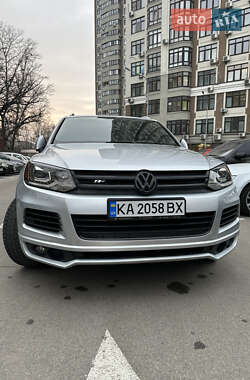 Внедорожник / Кроссовер Volkswagen Touareg 2014 в Киеве