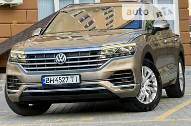 Внедорожник / Кроссовер Volkswagen Touareg 2018 в Одессе