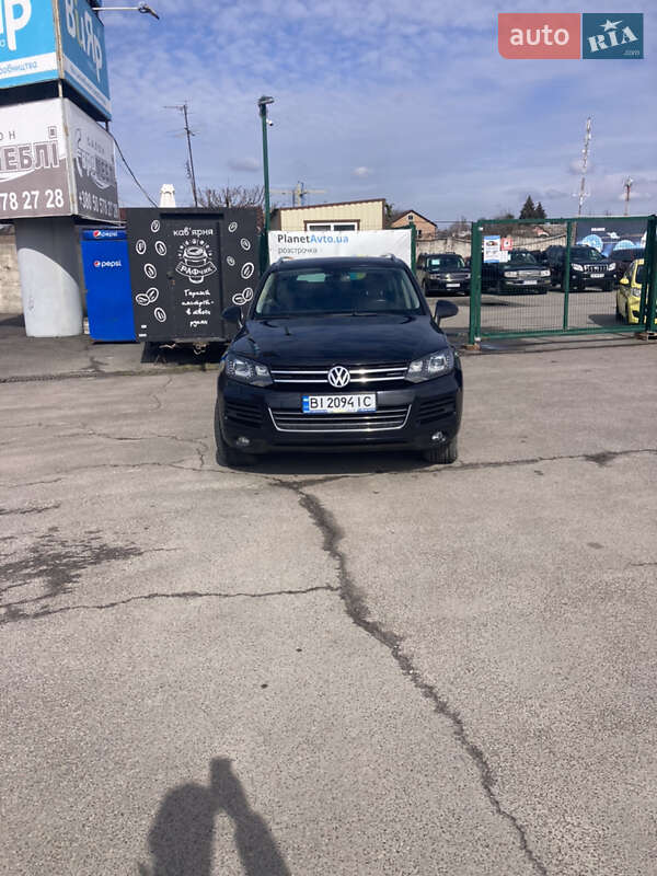 Внедорожник / Кроссовер Volkswagen Touareg 2010 в Полтаве