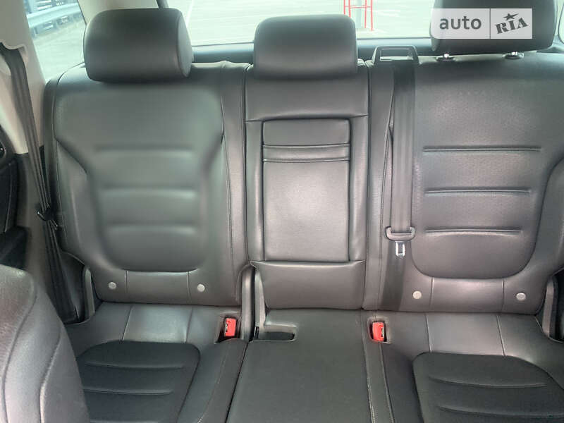 Внедорожник / Кроссовер Volkswagen Touareg 2010 в Киеве
