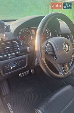 Внедорожник / Кроссовер Volkswagen Touareg 2015 в Черкассах