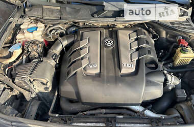 Внедорожник / Кроссовер Volkswagen Touareg 2013 в Глобине