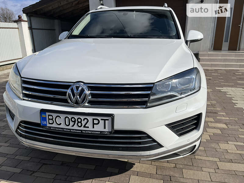 Внедорожник / Кроссовер Volkswagen Touareg 2016 в Стрые