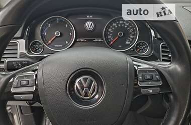 Внедорожник / Кроссовер Volkswagen Touareg 2011 в Первомайске