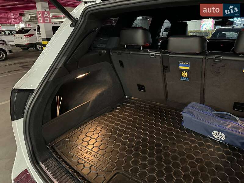 Позашляховик / Кросовер Volkswagen Touareg 2013 в Києві фото 10 Позашляховик / Кросовер Volkswagen Touareg 2013 в Києві