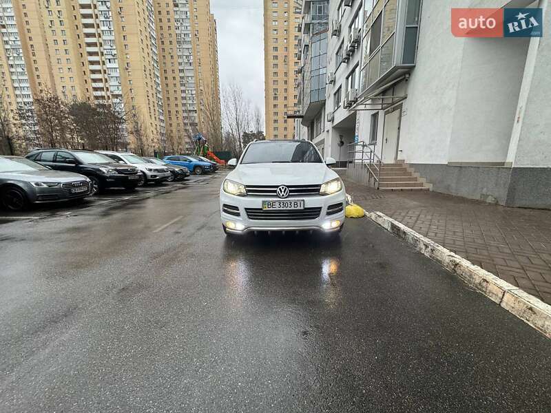 Позашляховик / Кросовер Volkswagen Touareg 2013 в Києві фото 14 Позашляховик / Кросовер Volkswagen Touareg 2013 в Києві