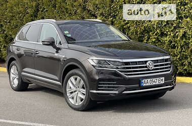 Позашляховик / Кросовер Volkswagen Touareg 2019 в Вишгороді