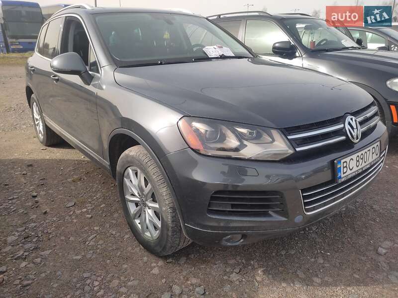 Внедорожник / Кроссовер Volkswagen Touareg 2010 в Львове