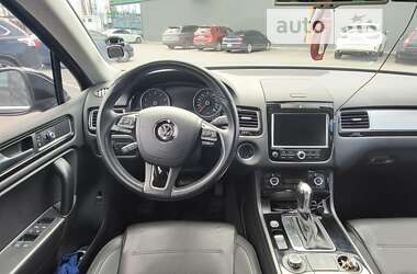 Внедорожник / Кроссовер Volkswagen Touareg 2013 в Вишневом