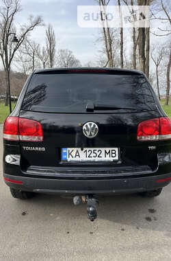 Позашляховик / Кросовер Volkswagen Touareg 2005 в Києві