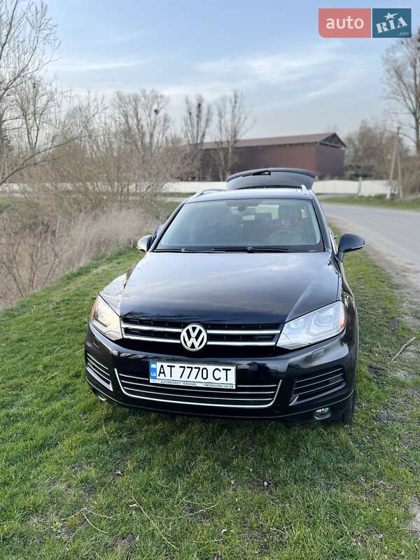 Позашляховик / Кросовер Volkswagen Touareg 2011 в Городенці