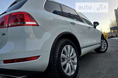 Позашляховик / Кросовер Volkswagen Touareg 2014 в Полтаві