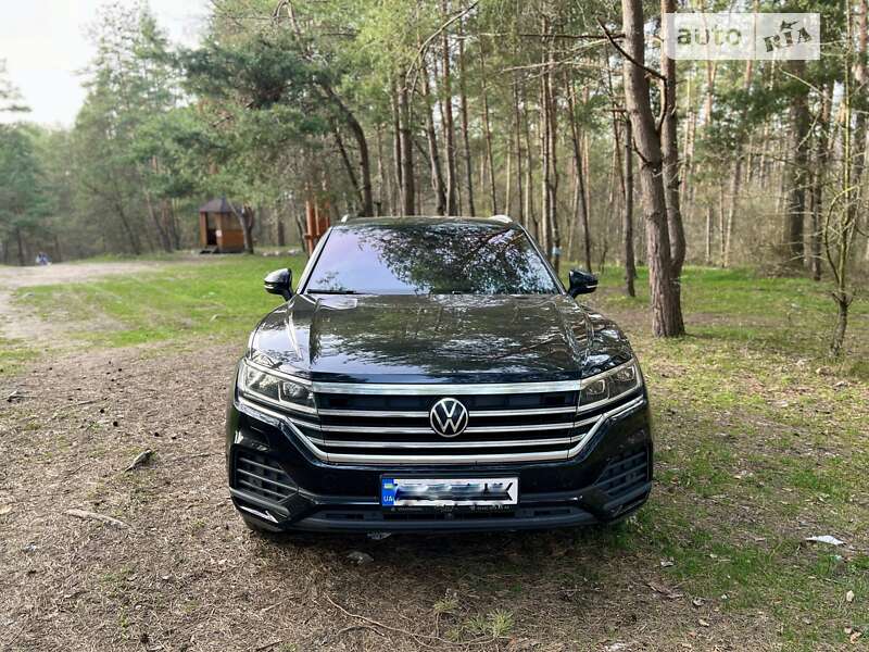 Позашляховик / Кросовер Volkswagen Touareg 2020 в Житомирі