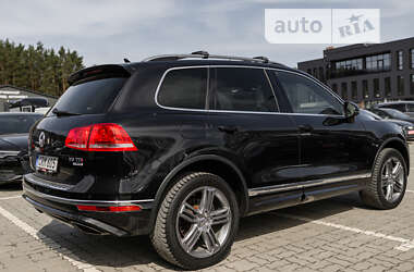 Внедорожник / Кроссовер Volkswagen Touareg 2014 в Львове