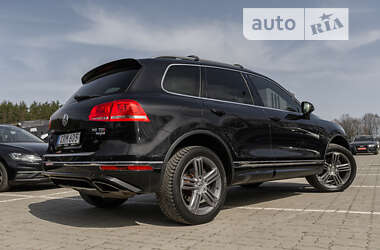 Внедорожник / Кроссовер Volkswagen Touareg 2014 в Львове