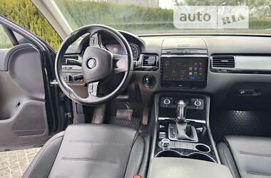 Внедорожник / Кроссовер Volkswagen Touareg 2012 в Днепре