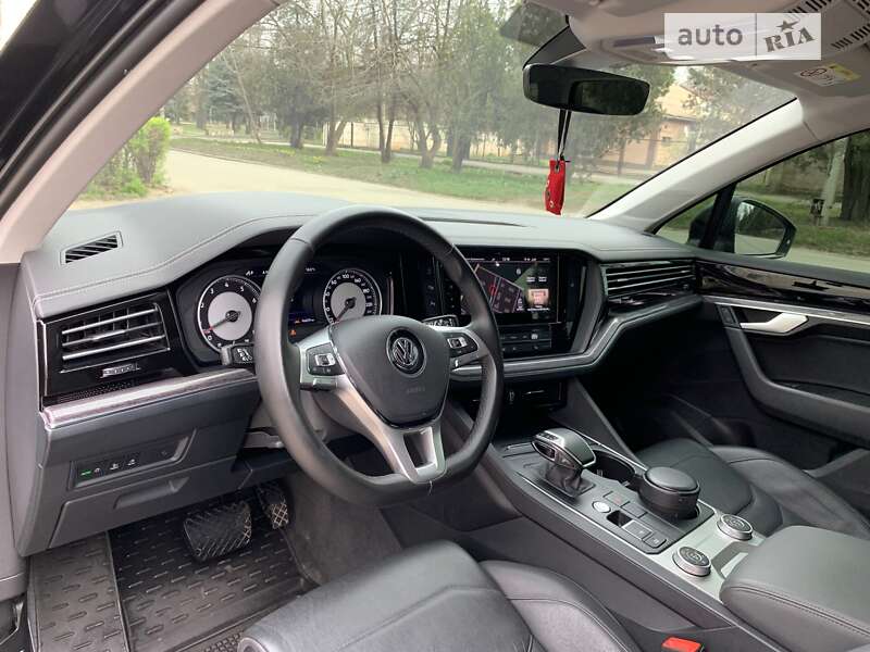 Внедорожник / Кроссовер Volkswagen Touareg 2020 в Кривом Роге