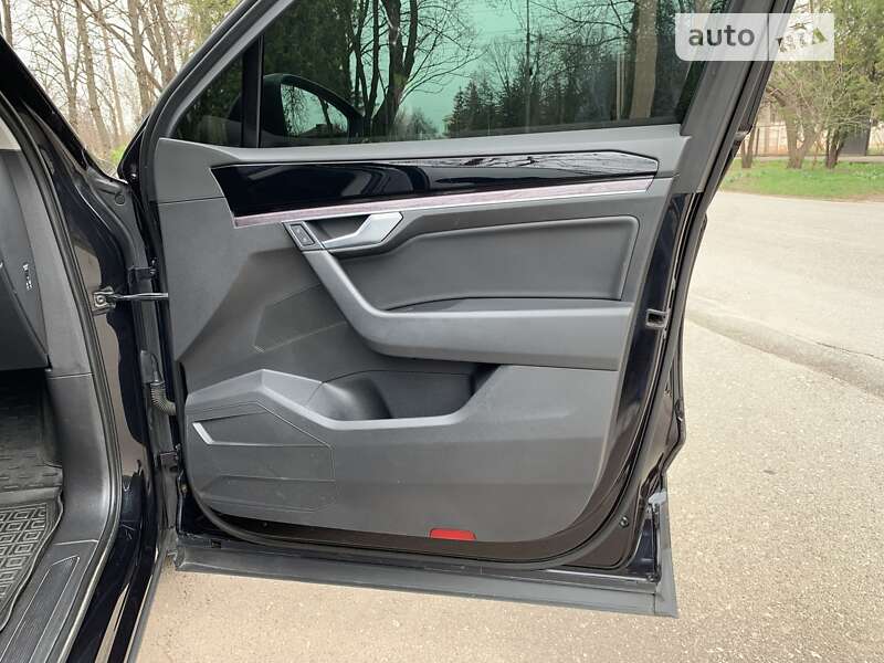 Внедорожник / Кроссовер Volkswagen Touareg 2020 в Кривом Роге