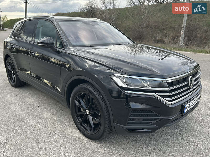 Внедорожник / Кроссовер Volkswagen Touareg 2020 в Киеве