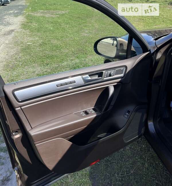 Внедорожник / Кроссовер Volkswagen Touareg 2011 в Луцке фото 31 Внедорожник / Кроссовер Volkswagen Touareg 2011 в Луцке