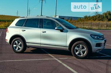 Внедорожник / Кроссовер Volkswagen Touareg 2013 в Ровно