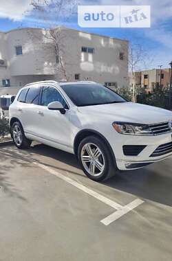 Позашляховик / Кросовер Volkswagen Touareg 2014 в Одесі