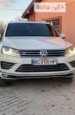 Позашляховик / Кросовер Volkswagen Touareg 2015 в Золочеві