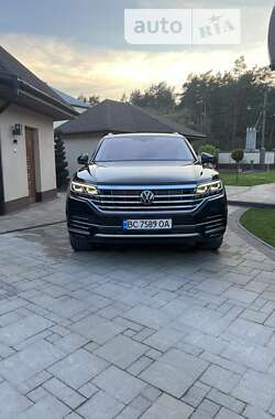 Позашляховик / Кросовер Volkswagen Touareg 2020 в Львові