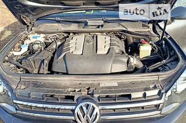 Внедорожник / Кроссовер Volkswagen Touareg 2014 в Кропивницком