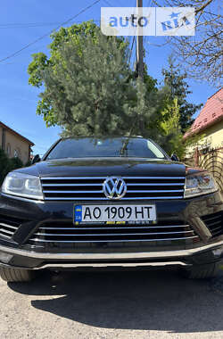 Внедорожник / Кроссовер Volkswagen Touareg 2014 в Берегово
